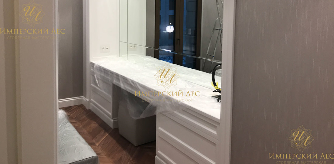 Стол IW Bedroom