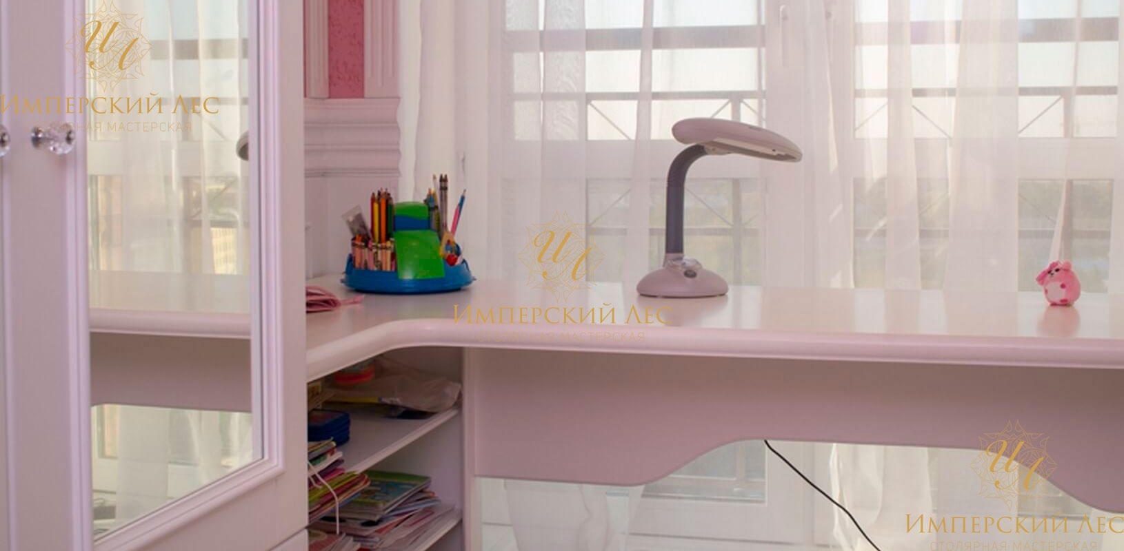 Дизайнерский стол IW-Table