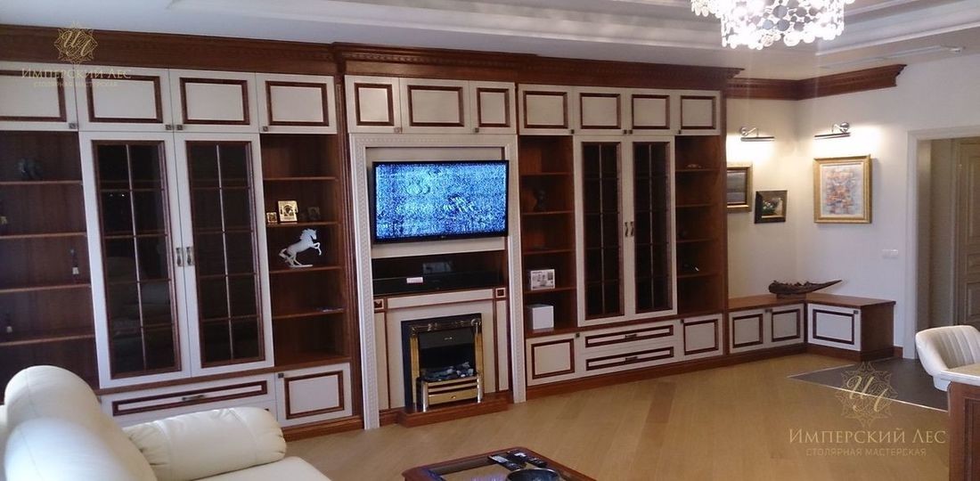Шкаф из красного дерева для гостиной
