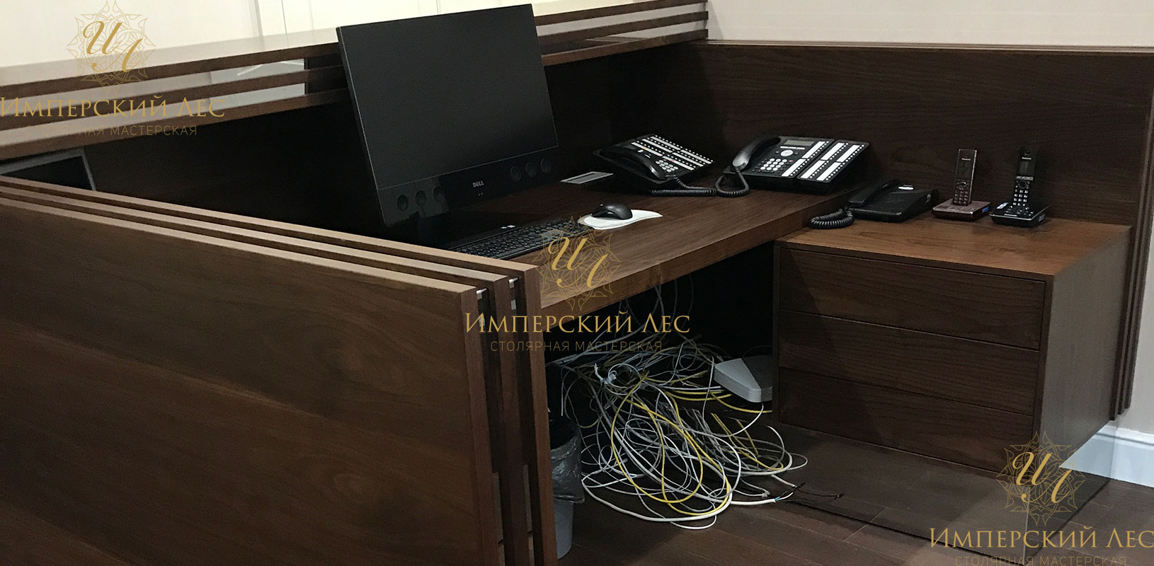 Стойка ресепшн для администратора IW-D