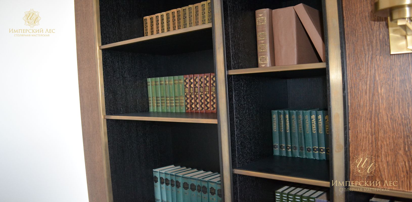 Книжный шкаф стеллаж из натурального дерева