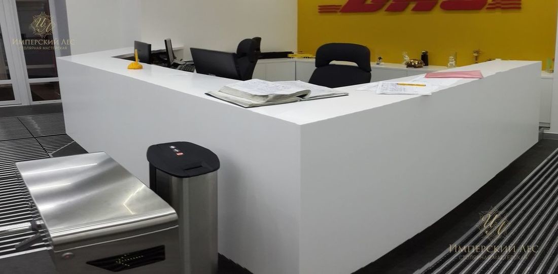 Деревянные панели в офис компании "DHL"