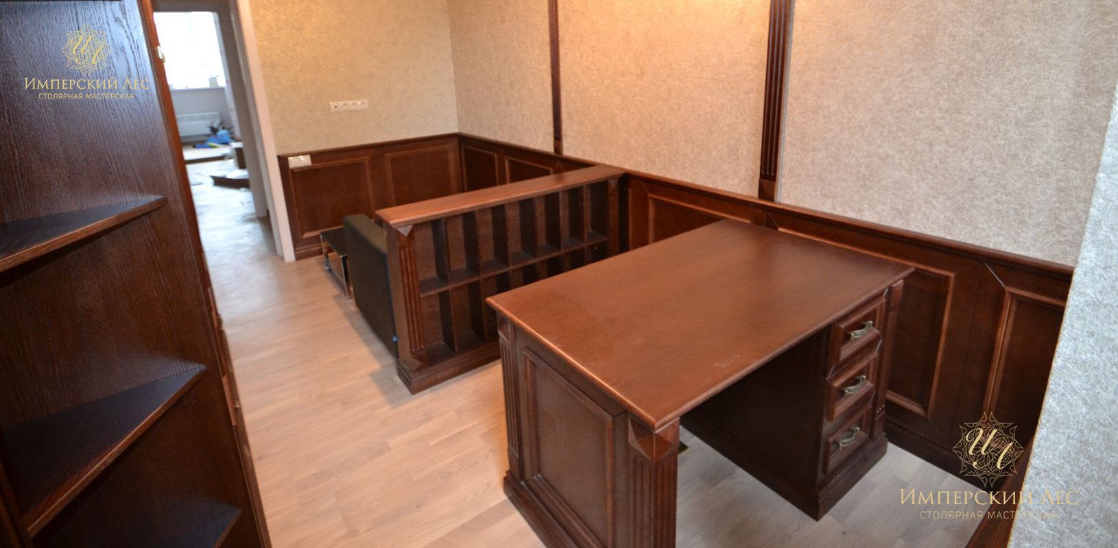 Кабинет в частном доме из американского ореха