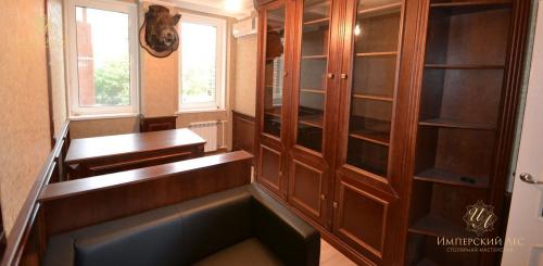 Кабинет в частном доме из американского ореха